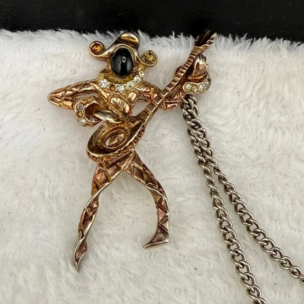 Vintage Chatelaine Brooch Mandle? Musician Gold Tone Rhinestone Music Note